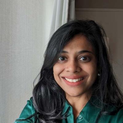 Mansi Shah headshot