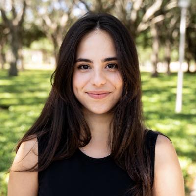 Headshot of Teodora Tavares