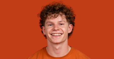 Headshot of Tomas Minc