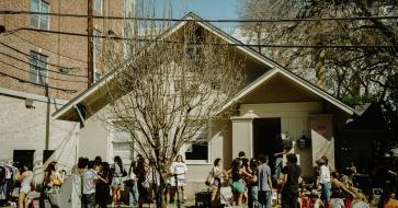 "Meet me here" house in West Campus