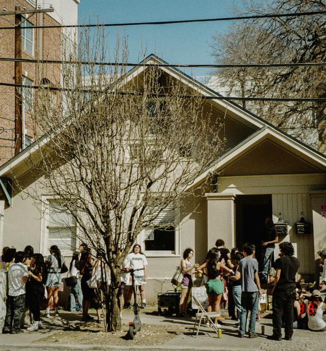 "Meet me here" house in West Campus