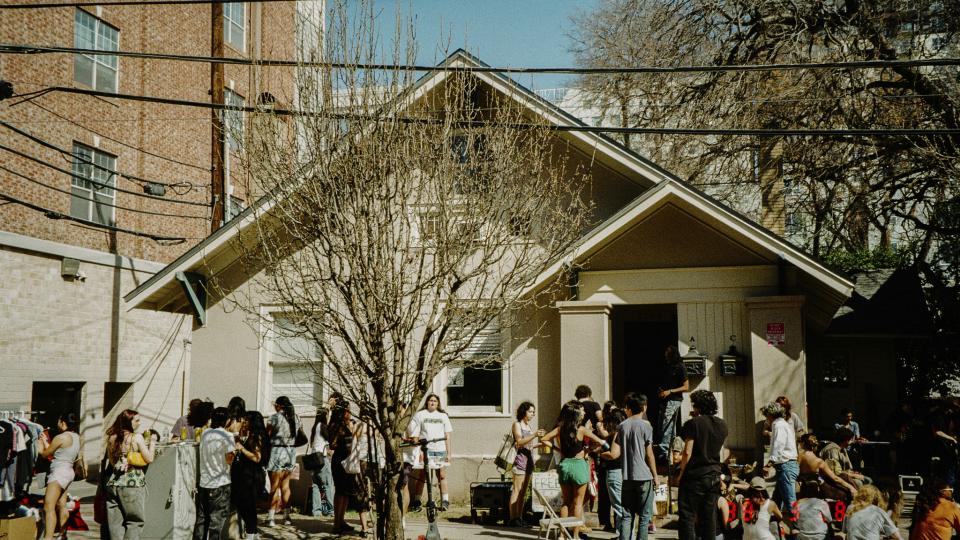 "Meet me here" house in West Campus