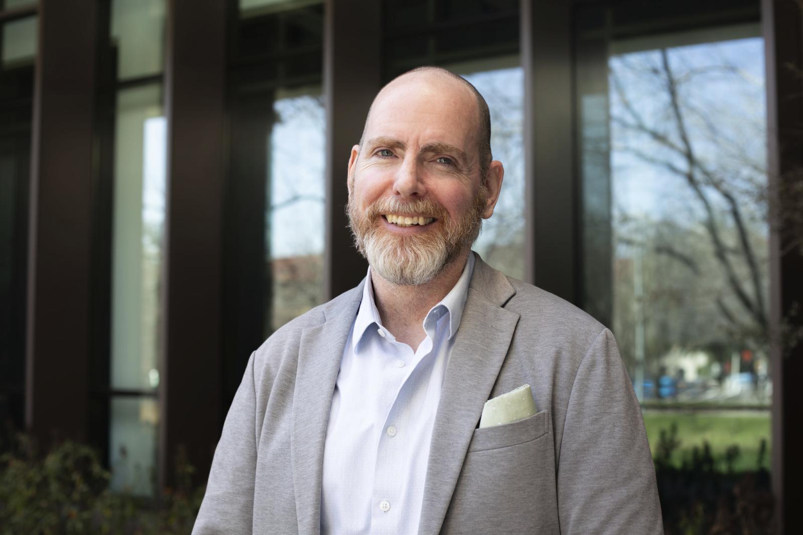 headshot of Professor Brad Love