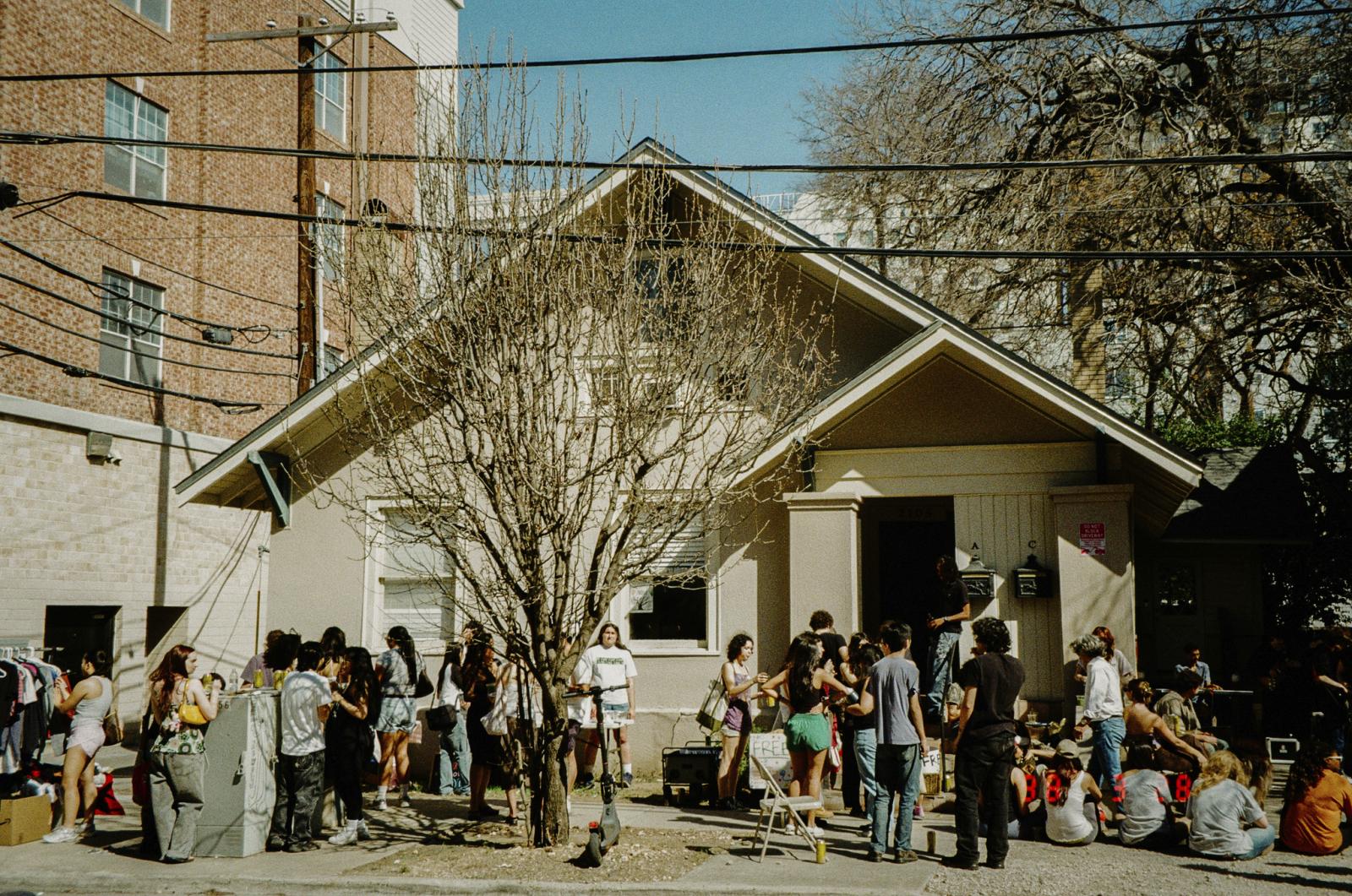 "Meet me here" house in West Campus
