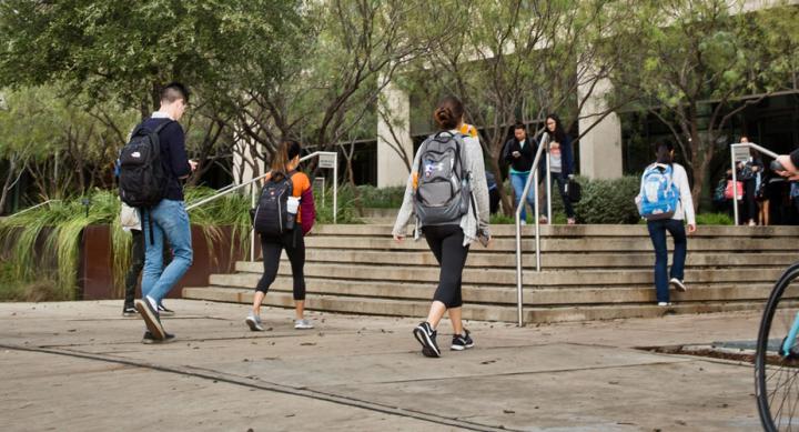 Students outside of Moody College